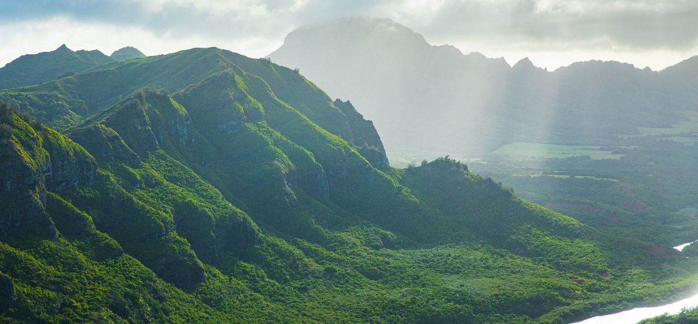 Image: Hawaiian mountain range. (Photo Credit: Philip Thurston / E+)