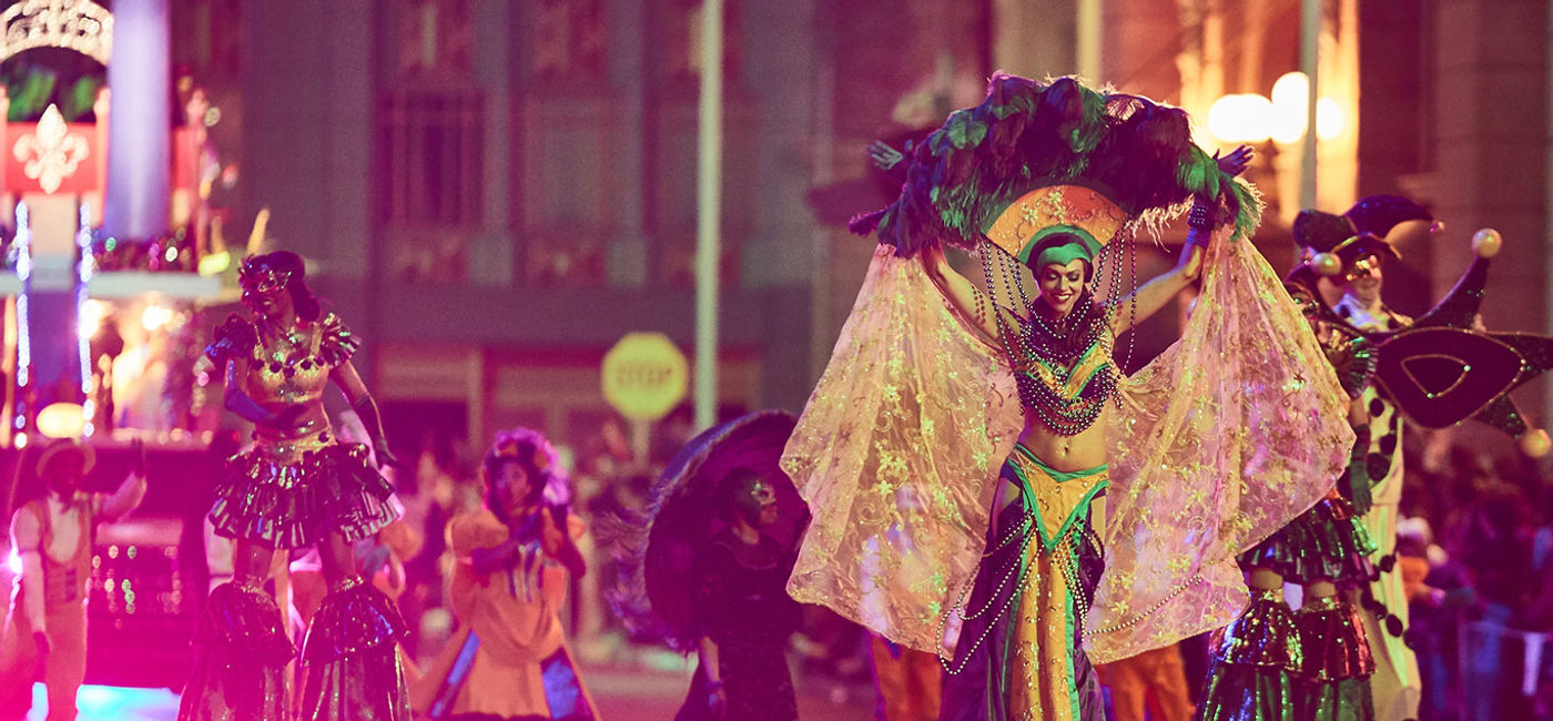 Image: Mardi Gras parade performer. (photo via Universal Orlando Resort) (Photo via Universal Orlando Resort)