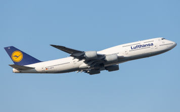 Lufthansa Boeing 747-8 in flight 