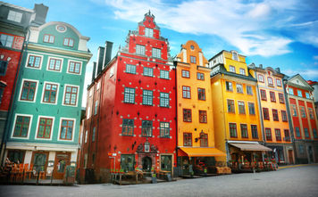 Stortorget place in Gamla stan, Stockholm (photo via adisa / iStock / Getty Images Plus)